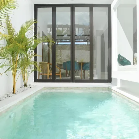 Villa Poppy Bumbak